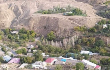 Şahbuzda qadın körpüdən çaya yıxılaraq ölüb