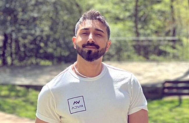 Həmcinsi ilə evlənən azərbaycanlı aparıcı - "Çoxu məni qınayır"