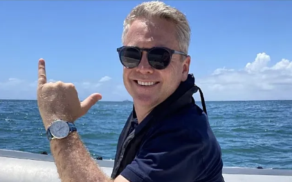 Məşhur jurnalist müəmmalı şəkildə öldü