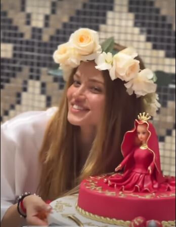 Mələkxanım Eyubovanın qızı Nəzrinin xınası - FOTO/VİDEO