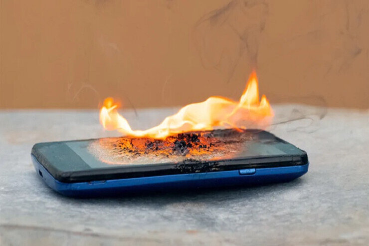 Telefon yanıb sahibini öldürdü