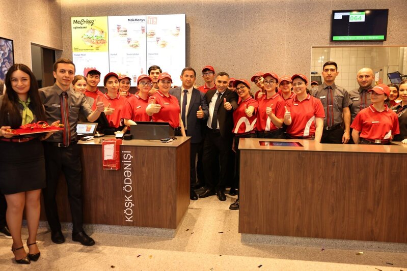"McDonald's"ın köhnə Nəsimi bazarının yerində yeni restoranı açılıb - FOTO