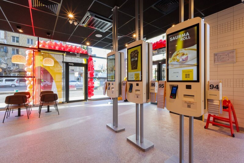 "McDonald's"ın köhnə Nəsimi bazarının yerində yeni restoranı açılıb - FOTO