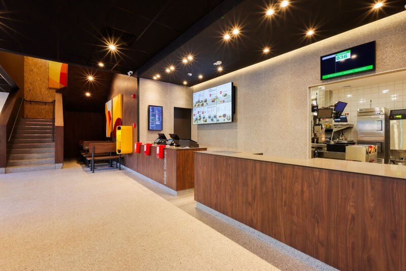 "McDonald's"ın köhnə Nəsimi bazarının yerində yeni restoranı açılıb - FOTO