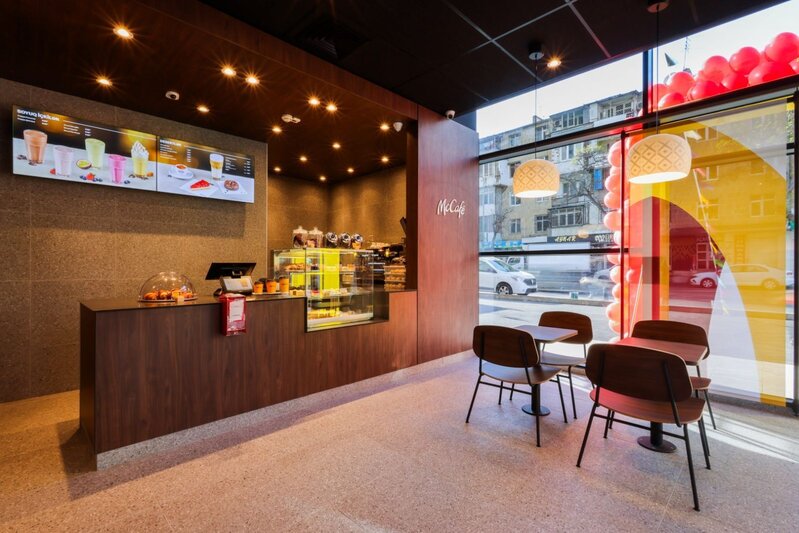 "McDonald's"ın köhnə Nəsimi bazarının yerində yeni restoranı açılıb - FOTO
