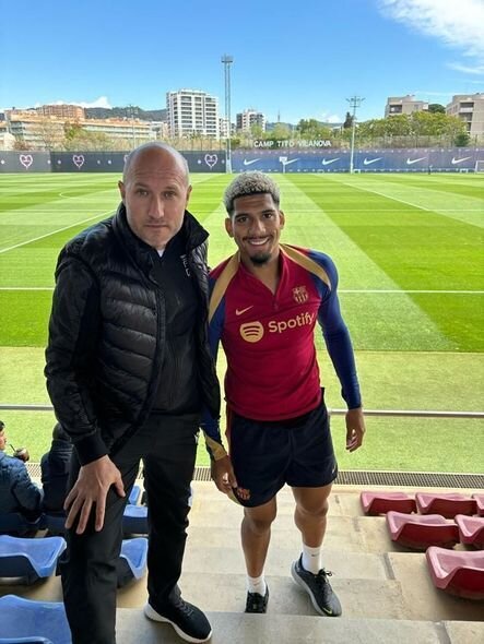 Azərbaycanlı baş məşqçi Xavi ilə görüşəcək - FOTO