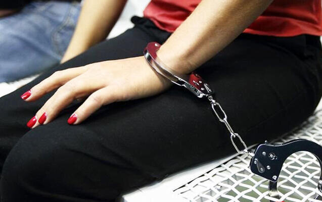 Ana-oğul DSMF əməkdaşını aldadıb 162 min aldı