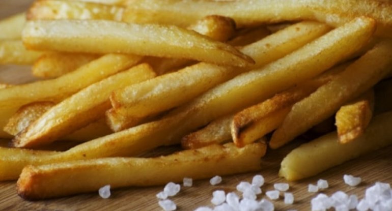 Zərərli qidaların niyə xərçəngə səbəb olduğu məlum olub - Tədqiqat