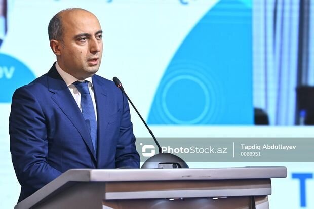 Nazir direktoru işdən çıxardı