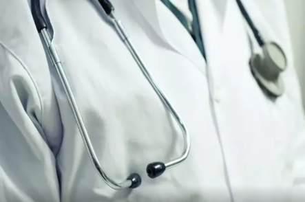 Dünyanın ən gənc həkimi: 17 yaşında