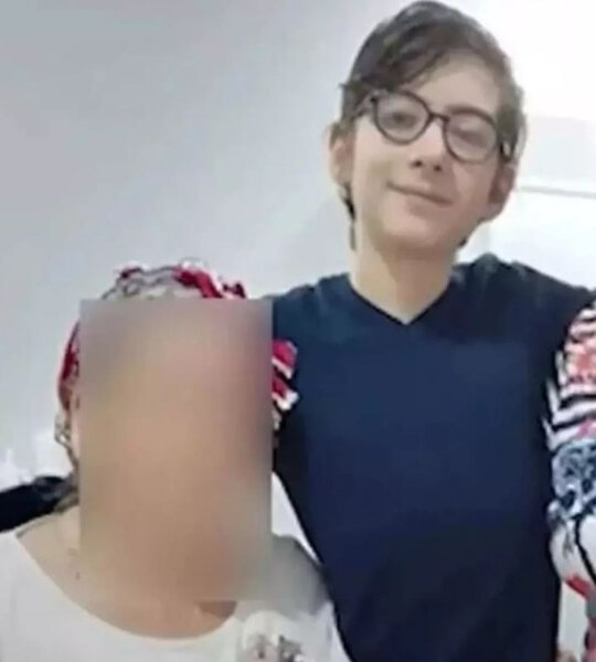 O indi 15 yaşlı böyük oğlandır - "Filosof Atakan"ın son halı - FOTO