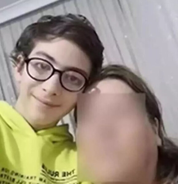 O indi 15 yaşlı böyük oğlandır - "Filosof Atakan"ın son halı - FOTO