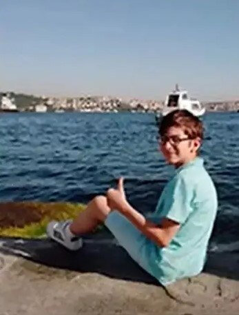O indi 15 yaşlı böyük oğlandır - "Filosof Atakan"ın son halı - FOTO