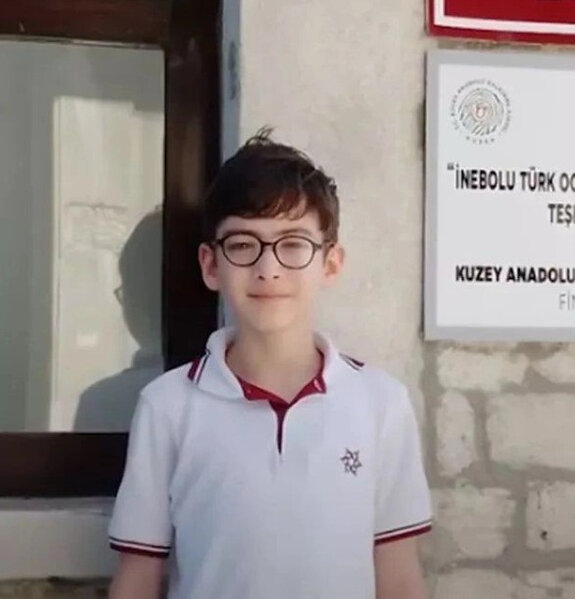 O indi 15 yaşlı böyük oğlandır - "Filosof Atakan"ın son halı - FOTO