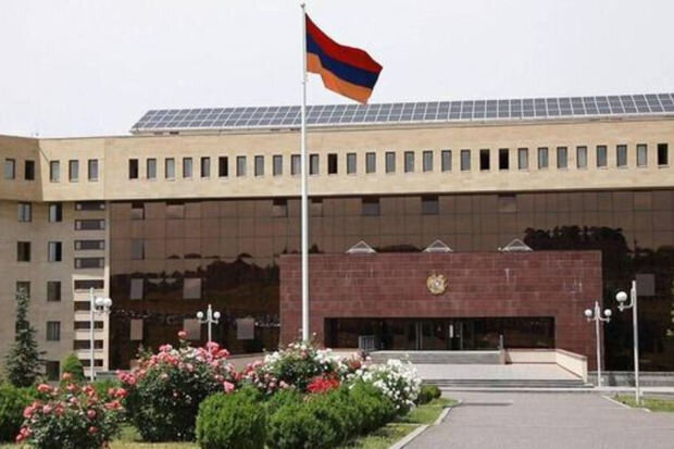 Ermənistanda çaxnaşma: Nəzarətdən çıxan bir qrup hərbçi saxlanıldı - YENİLƏNİB