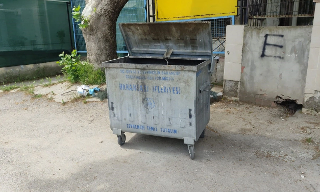 Körpə yeməkdən sonra qusub öldü