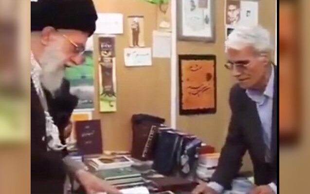 Xameneidən kitab satıcısına Azərbaycan dili ilə bağlı irad - Video