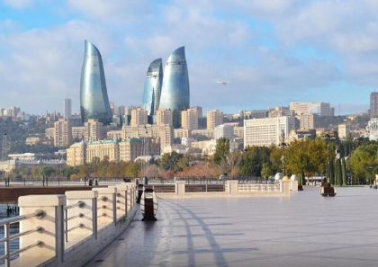 Bulvarın kanalizasiya quyusunun dəmir barmaqlıqları oğurlandı - VİDEO