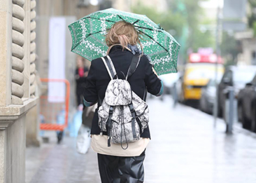 Leysan, sulu qar, 35° isti - Sabahın havası