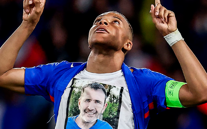 Vurduğu qolu dayısına həsr etdi - Foto