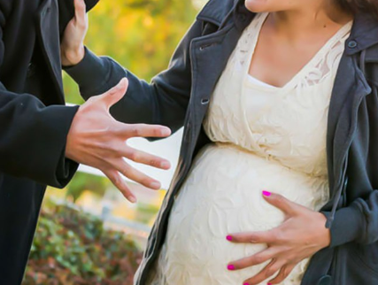 Hamilə qadın onu döyən sərxoş sevgilisini bıçaqladı - MƏHKƏMƏ