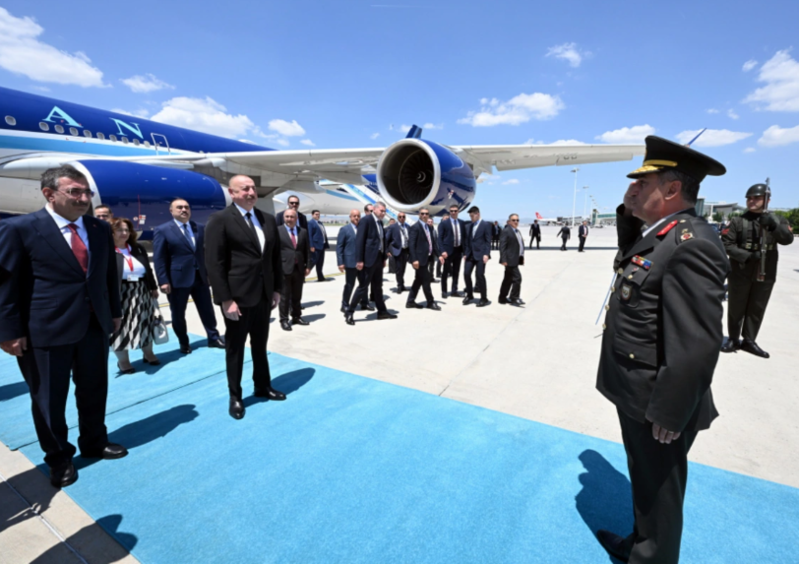 İlham Əliyev Rəcəb Tayyib Ərdoğanın dəvəti ilə Ankaraya işgüzar səfərə gedib