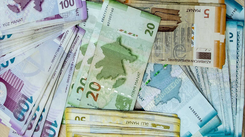 1 milyon mənimsəyən şirkət rəhbəri pulun yarısını qaytardı