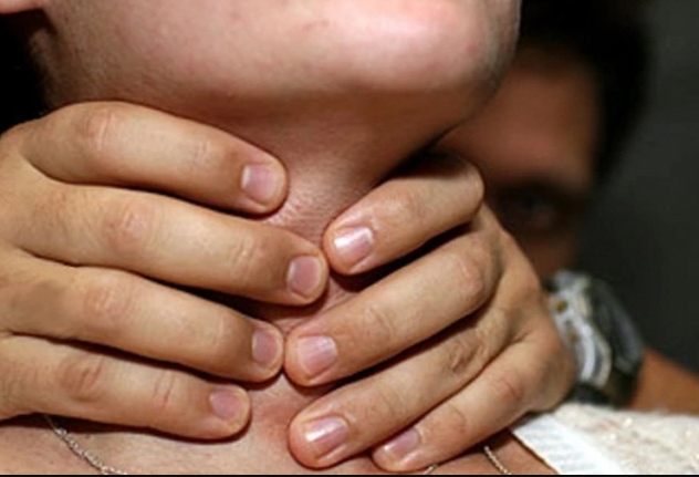 22 yaşlı qadını vəhşicəsinə boğub öldürdülər