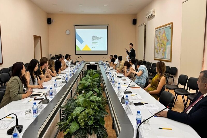 Jurnalistlər "İnsan hüquqları aylığı" çərçivəsində keçirilən təlimdə iştirak ediblər - FOTOLAR