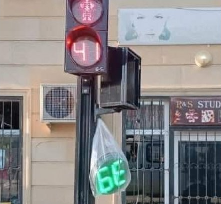 Sosial şəbəkələrdə gündəm olan işıqforla bağlı rəsmi açıqlama - FOTO