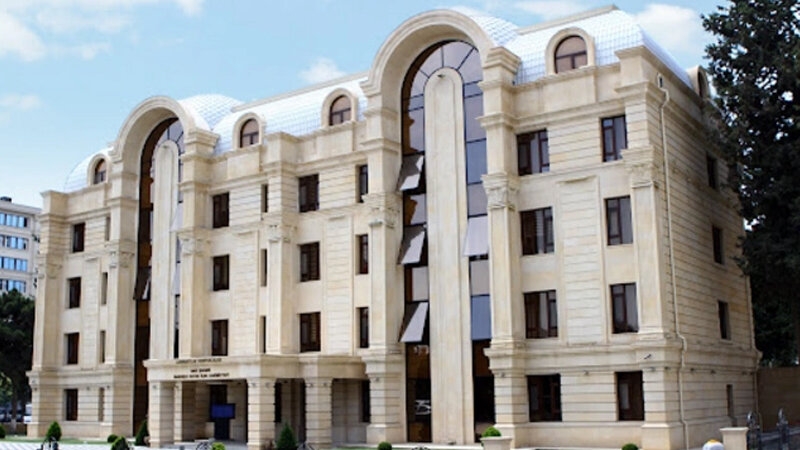 Xalça rəssamı icra hakimiyyətini məhkəməyə verdi