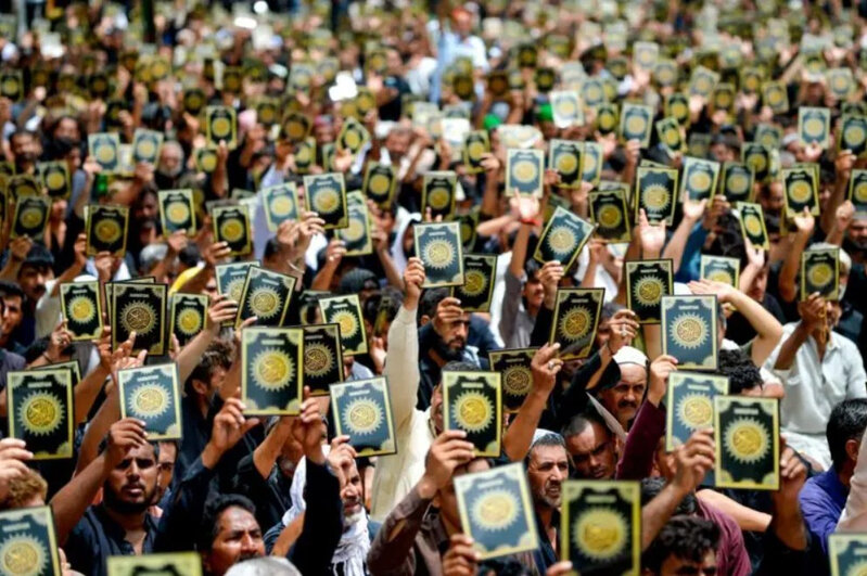 Pakistanda Qurana hörmətsizlik edən şəxs yandırıldı