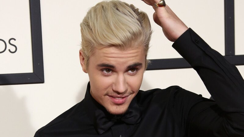 Məşhur müğənninin pulu tükənmək üzrədir