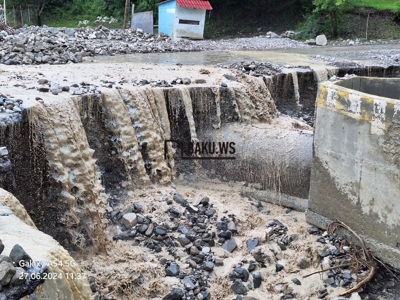 Lahıcda sakinlərin gündəlik istifadə etdiyi yol bu hala düşdü - FOTO/VİDEO