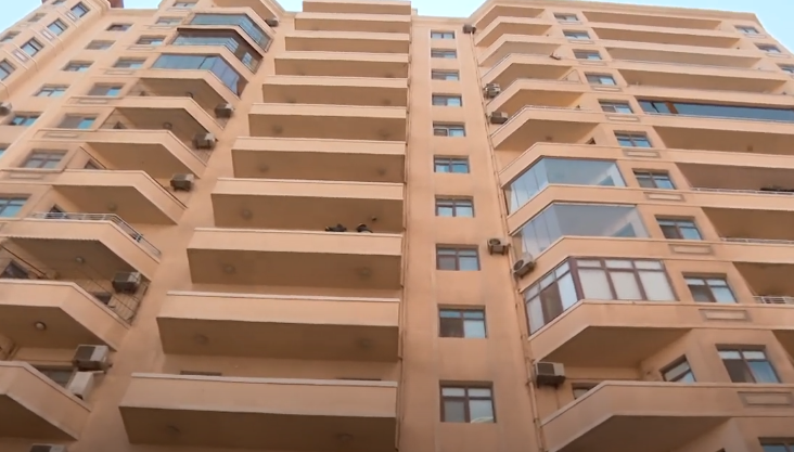 800 min manatlıq evini necə itirdi? - VİDEO