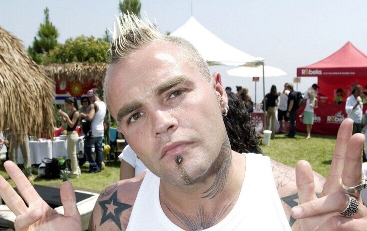 Evində cəsədi tapılan ifaçının ölüm səbəbi bilindi