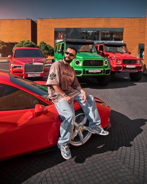 Vergi orqanları Hüseynin avtomobillərini və evini əlindən almaq istəyir