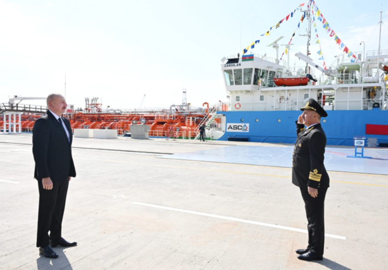 İlham Əliyev "Zəngilan" tankerinin istismara verilməsi mərasimində iştirak edib