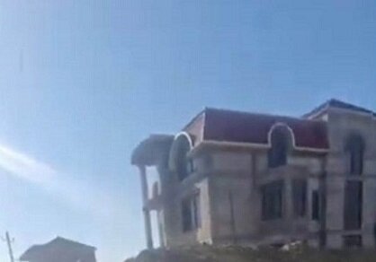 Uşaq-Gənclər İnkişaf Mərkəzinin direktoru 4 mərtəbəli villa tikdirir - Fotolar