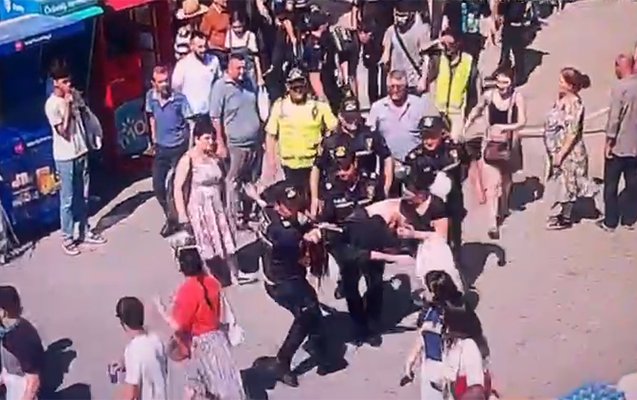 Binada yanğın, qadın tüstüdən zəhərləndi - Video