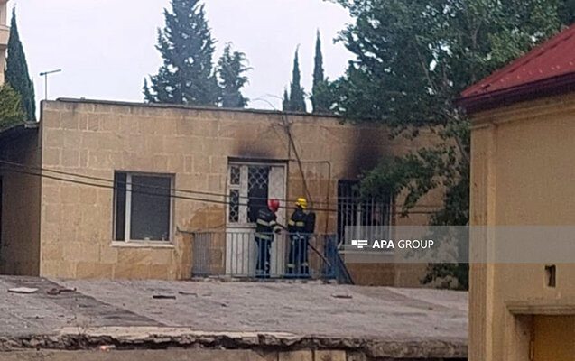 Bakıda xəstə baş həkimin otağına benzin tökərək od vurdu - Yenilənir