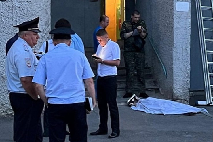 Qayınanasını eyvandan tulladı