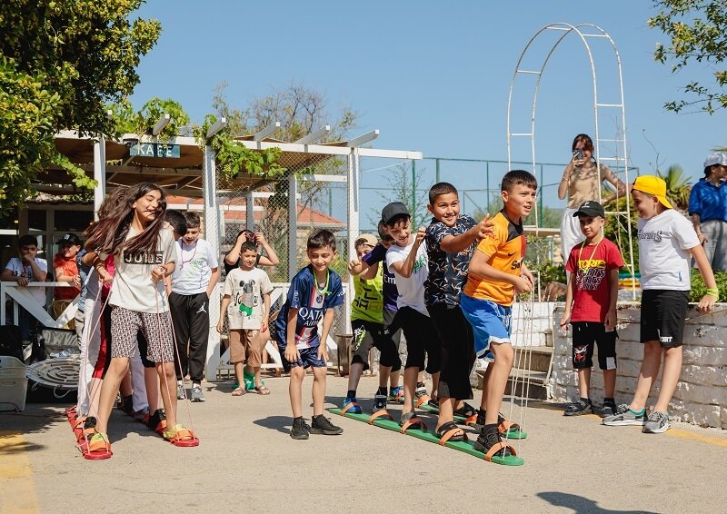 "McDonald's Azərbaycan" 44 günlük Vətən müharibəsi qazilərinin övladları üçün yay düşərgəsində istirahət təşkil edib - FOTO