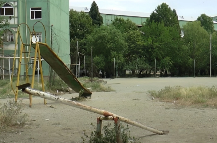 Gəncədə oyun və idman qurğularını kim OĞURLAYIR?