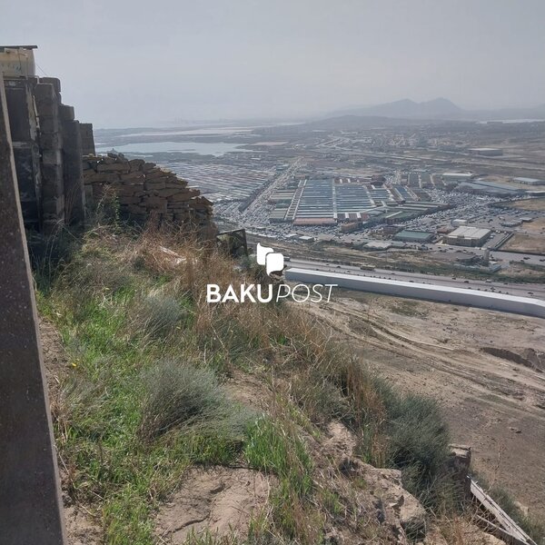 Bakıda sal qayanın üstündə gecəqondu məktəb - Direktorla sakinin yol davası (FOTO/VİDEO)