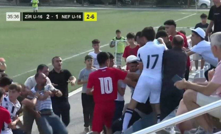 Futbol matçı zamanı məşqçi DÖYÜLDÜ: Azarkeşlər niyə şiddətə MEYİLLİDİR?