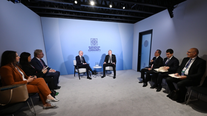 İlham Əliyev Oksfordda Lüksemburqun baş naziri ilə görüşüb