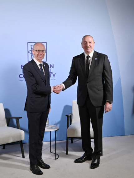 İlham Əliyev Oksfordda Lüksemburqun baş naziri ilə görüşüb