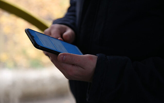 Qadının fotolarını paylaşıb pul istədi - Saxlanıldı