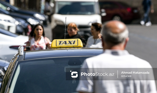 Taksi sürücülərinin etirazı: "Hər yerdə zolaq, hər yerdə nişan - bəs sərnişini necə götürək?"